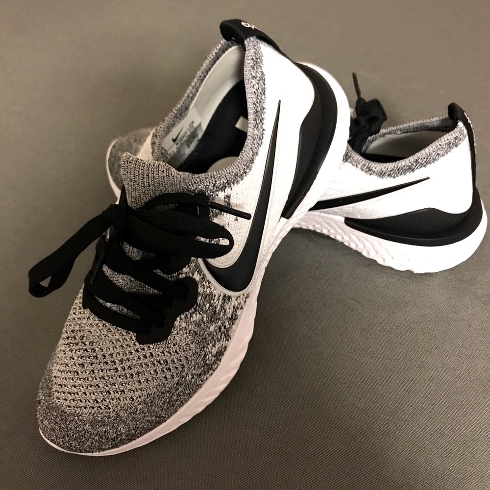 Size 6.5 Nike sneakers